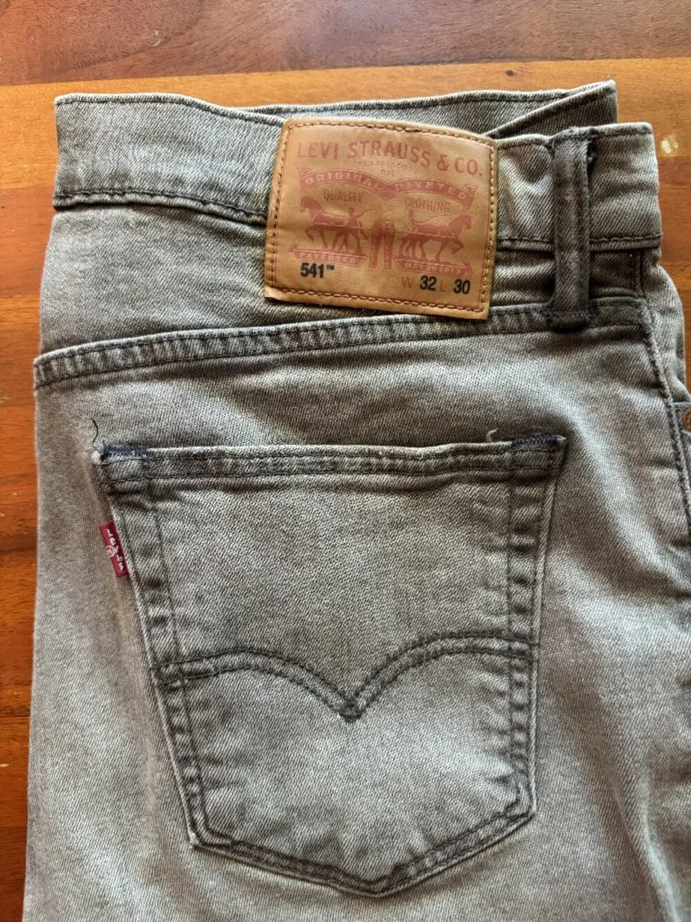Levi's 541 Athletic Fit Jeans Men's 32x30 Light Gray Denim